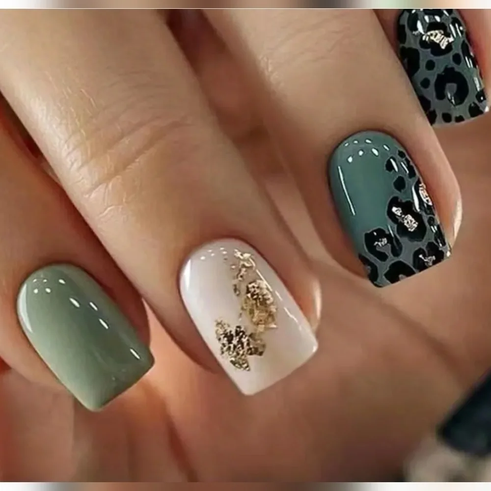 24 Pieces Fake Press On Nails